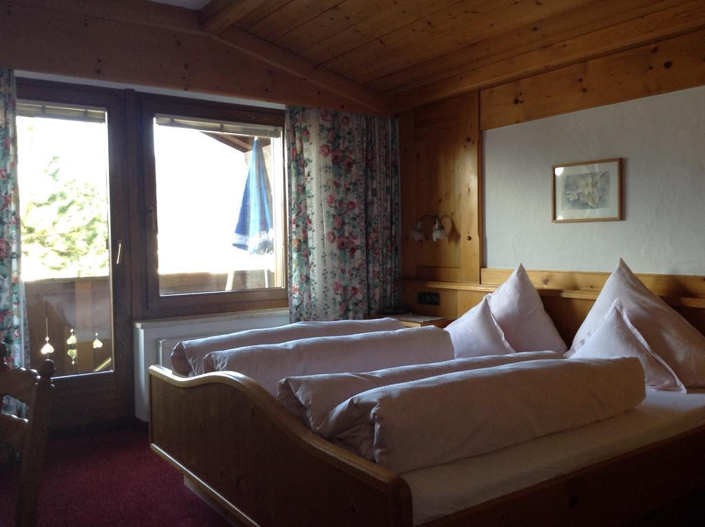 Hotel Garni Almhof Seefeld in Tirol Exterior photo